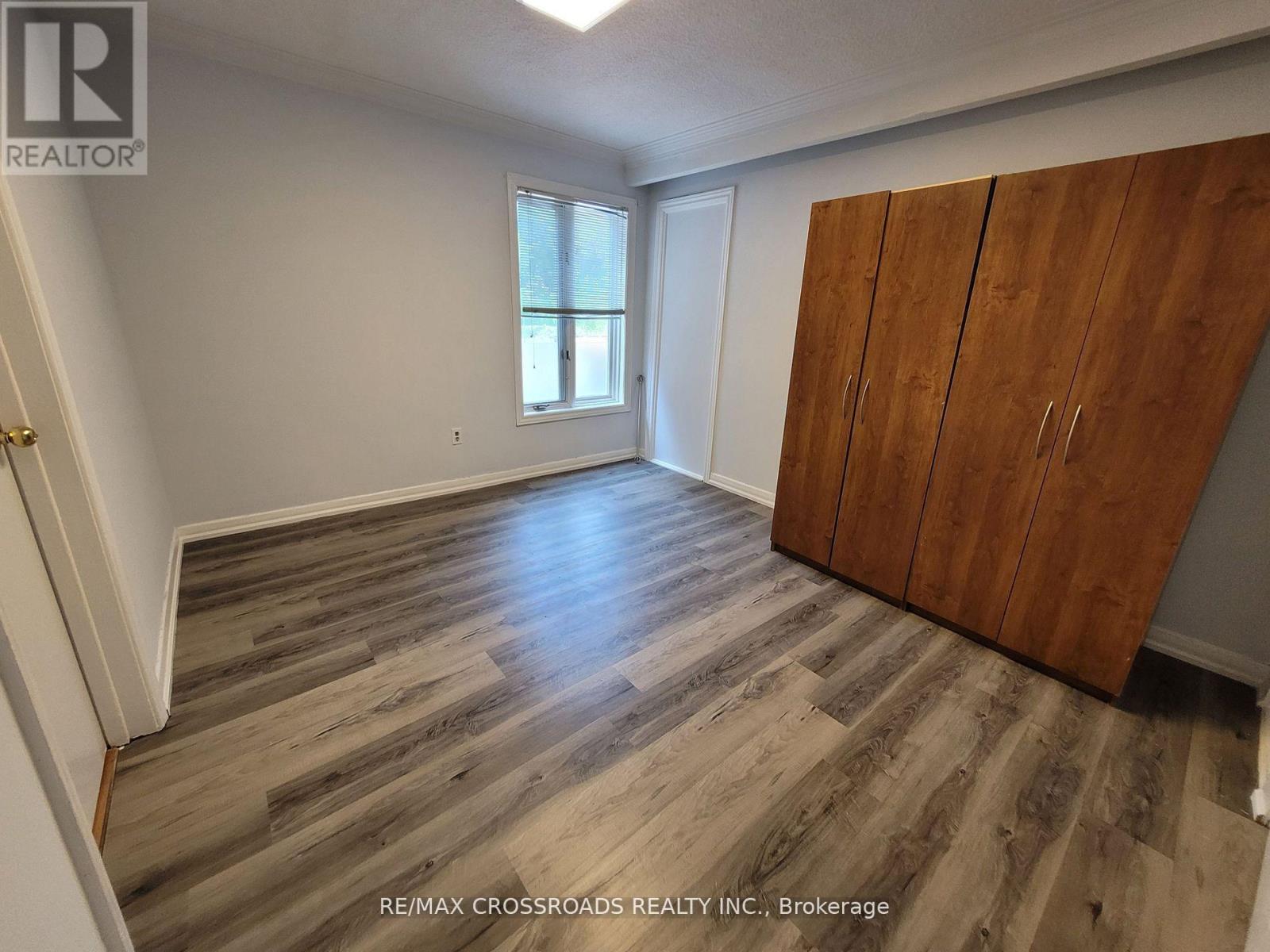 Main - 124 Major Mackenzie Drive E, Richmond Hill, Ontario  L4C 1H1 - Photo 5 - N12922010