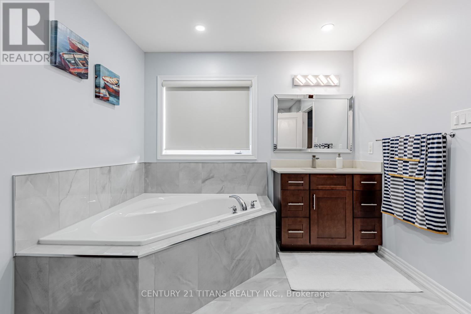 3 Condarcuri Crescent, Markham, Ontario  L6B 0G8 - Photo 30 - N12920366