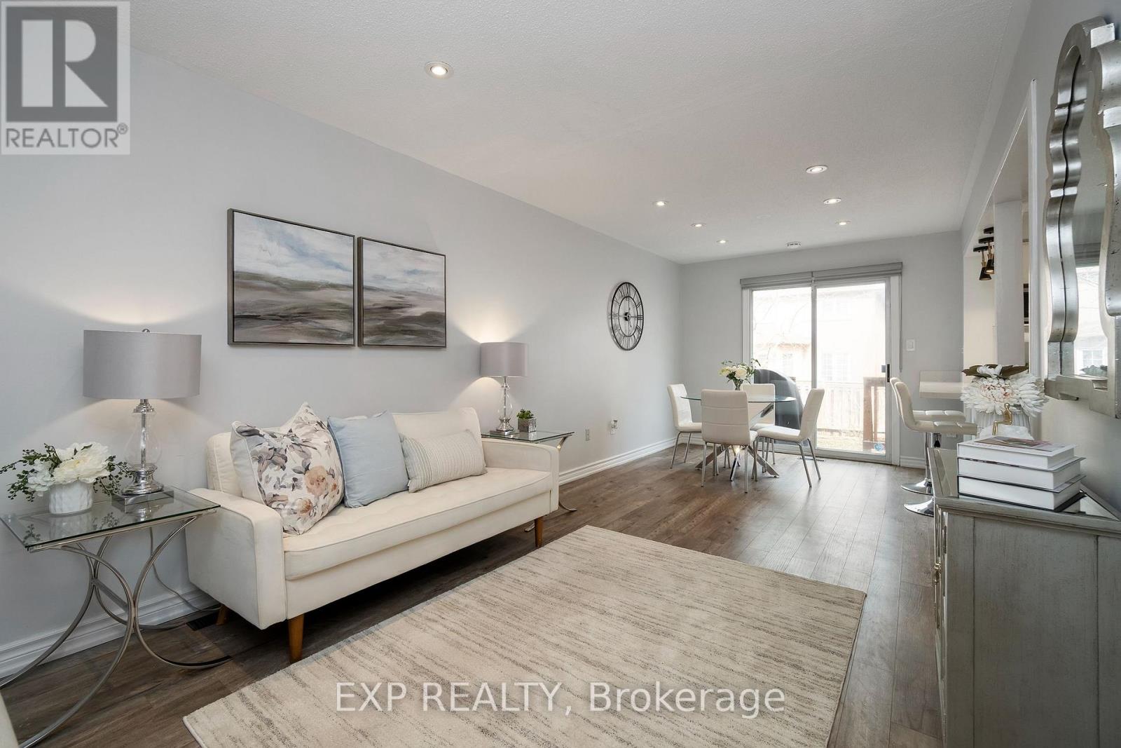 760 Ashprior Avenue, Mississauga, Ontario  L5R 3P1 - Photo 4 - W12921970