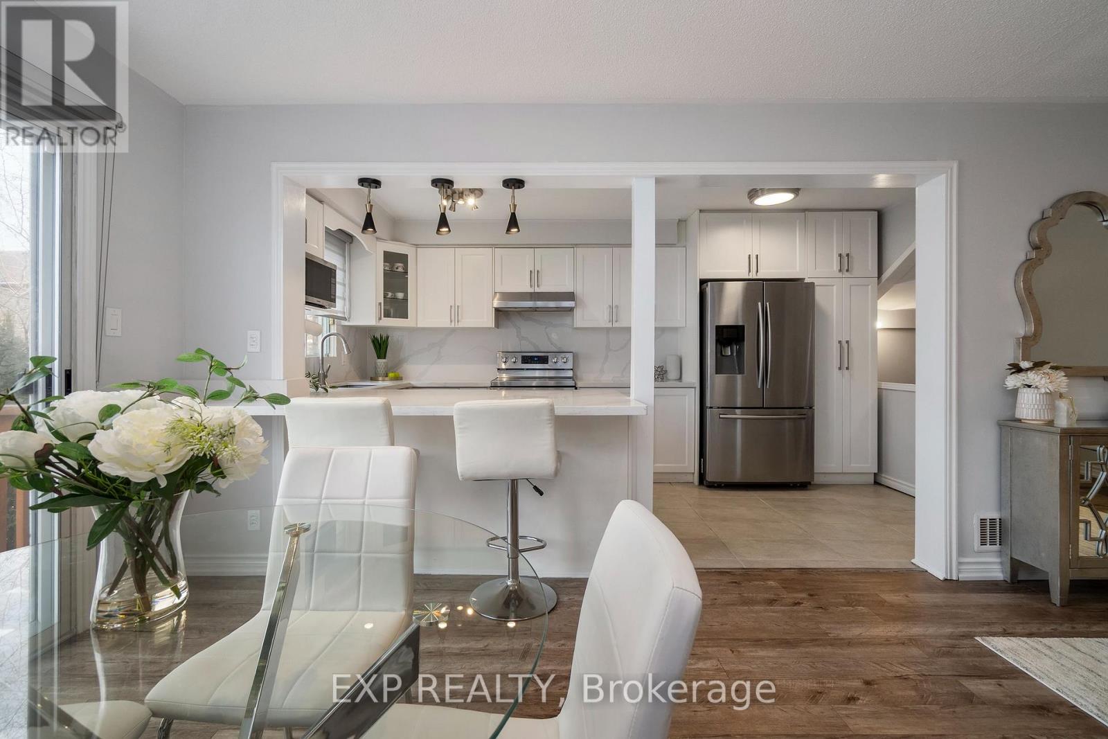 760 Ashprior Avenue, Mississauga, Ontario  L5R 3P1 - Photo 9 - W12921970