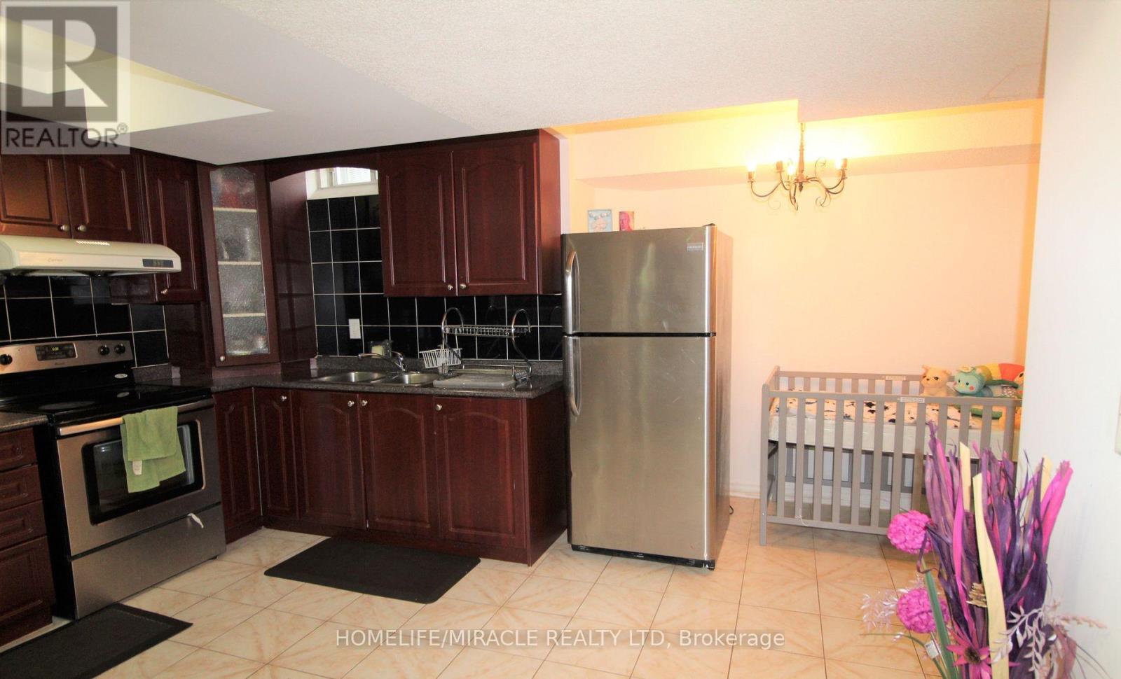 26 Briardale ( Bsmt ) Road, Brampton, Ontario L7A 1S5 - Photo 4 - W12921990