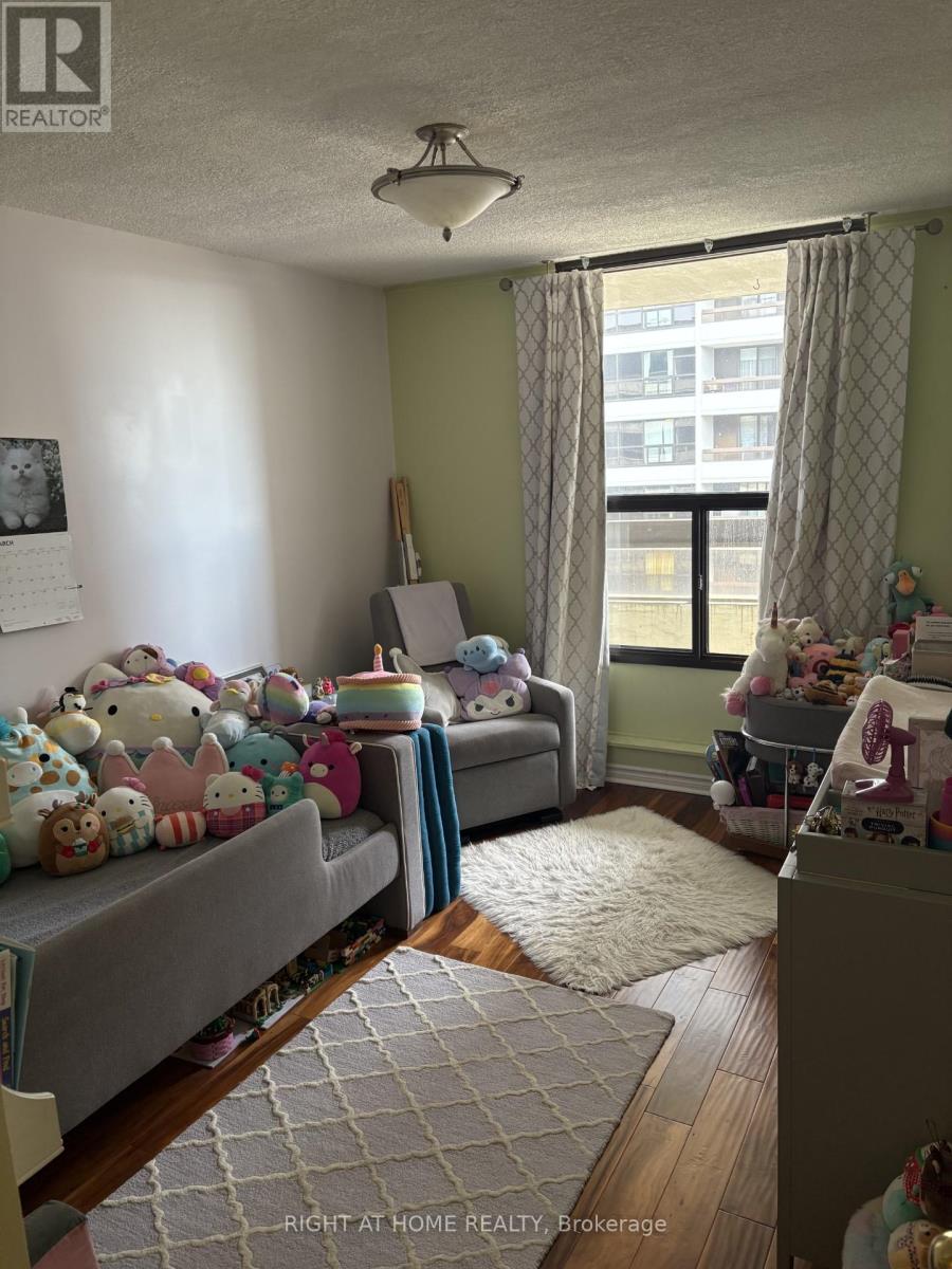 607 - 80 Quebec Avenue, Toronto, Ontario M6P 4B7 - Photo 11 - W12921992