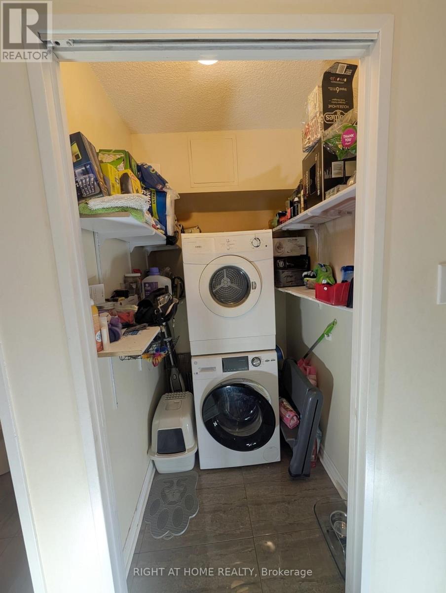 607 - 80 Quebec Avenue, Toronto, Ontario M6P 4B7 - Photo 13 - W12921992