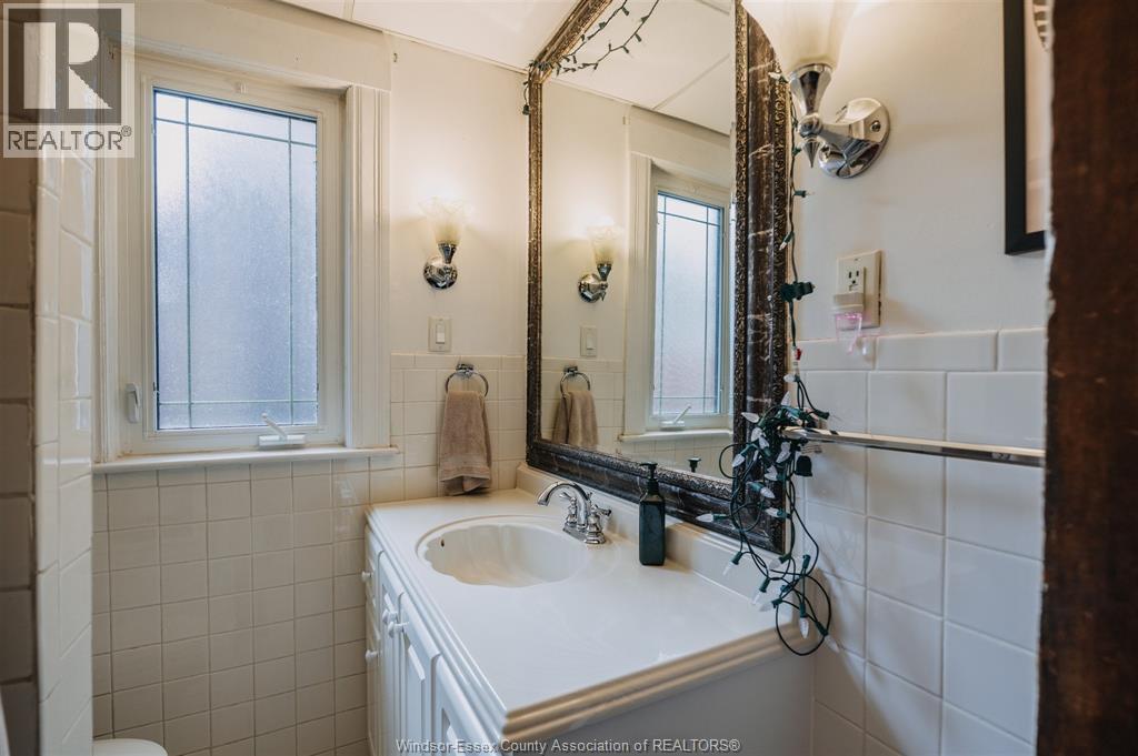 232-234 Oak Avenue, Windsor, Ontario  N9A 5E3 - Photo 9 - 26006038