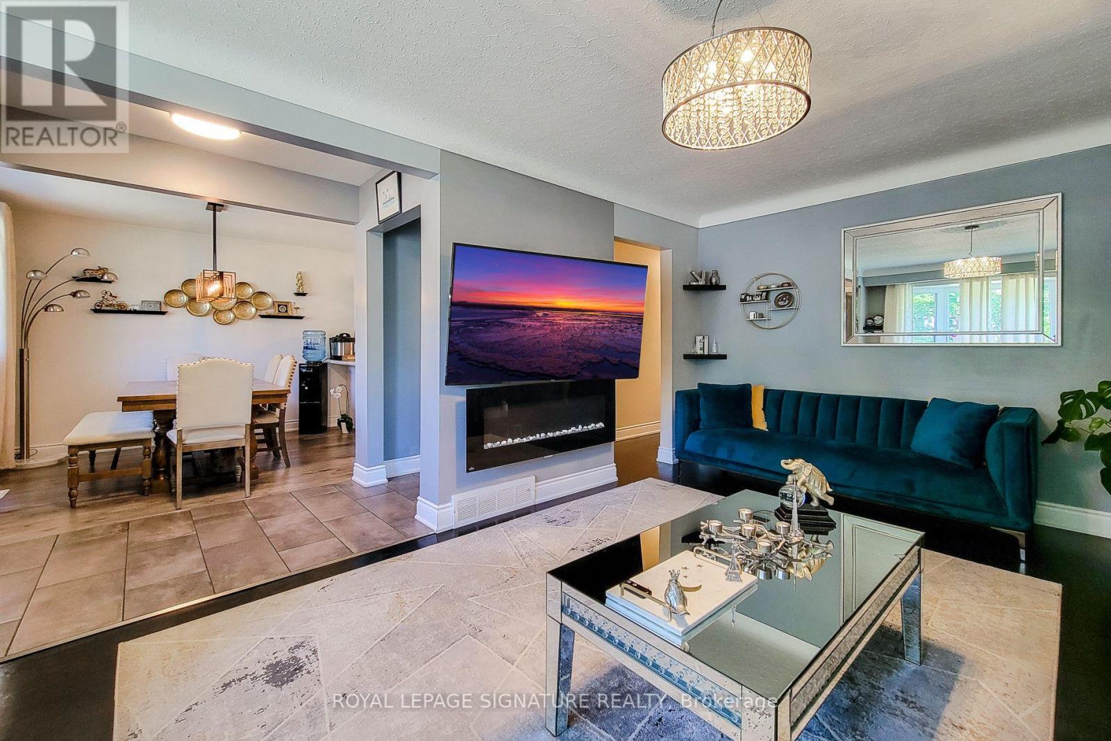 8060 Beaverdams Road, Niagara Falls, Ontario  L2H 1R8 - Photo 4 - X12921946