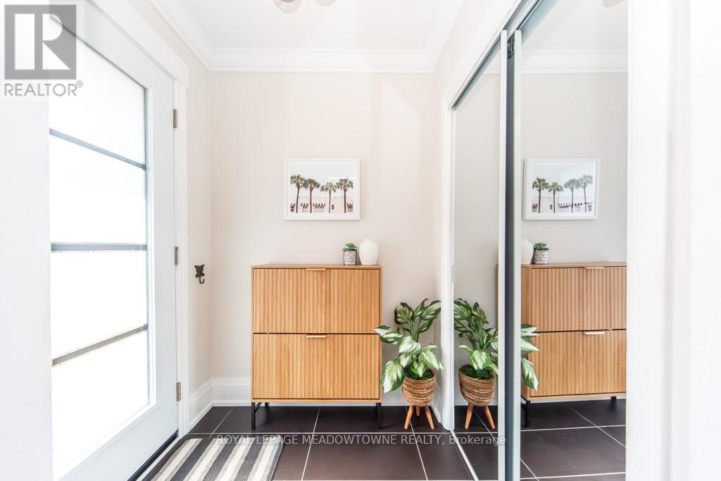 64 Dumbarton Street, Guelph, Ontario  N1E 3T6 - Photo 3 - X12921968