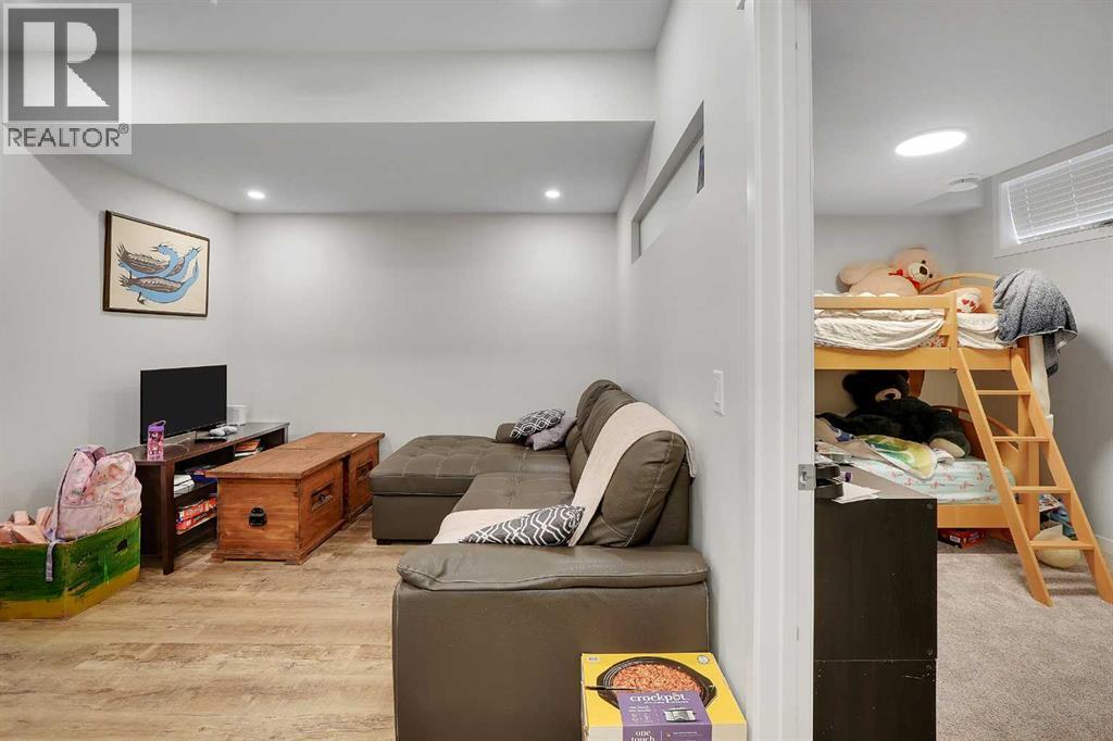 175 Magnolia Way Sw, Calgary, Alberta  T3M 3M6 - Photo 35 - A2295566