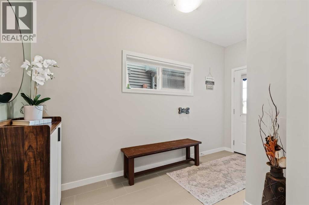 65 Sunrise Crescent, Cochrane, Alberta  T4C 0Z6 - Photo 4 - A2296066