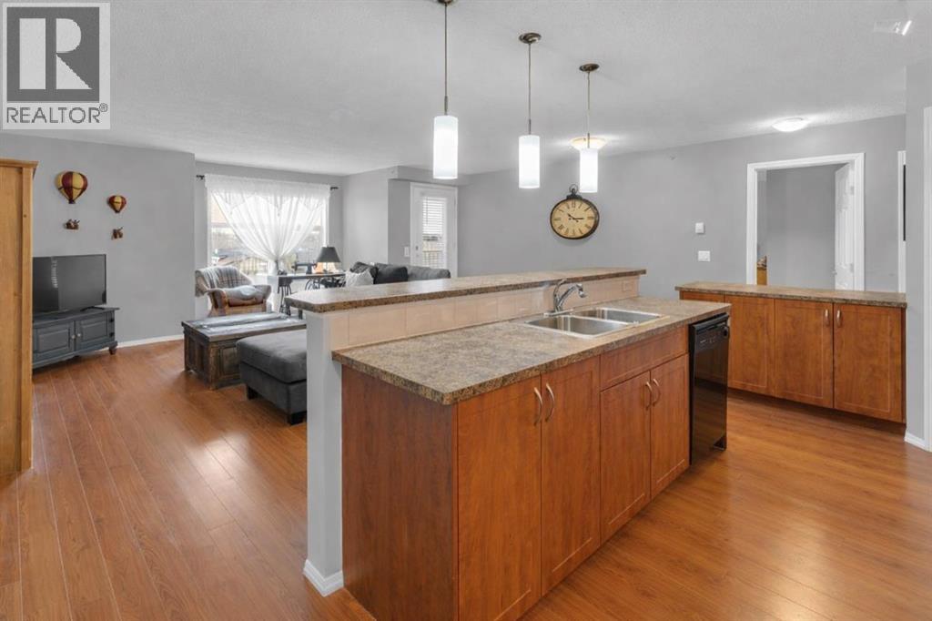 2429, 700 Willowbrook Road NW, Airdrie, Alberta  T4B 2B7 - Photo 3 - A2296314