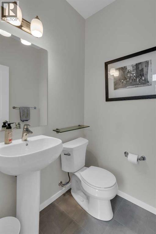 43 Sunrise Way, Cochrane, Alberta  T4C 2S3 - Photo 17 - A2287560