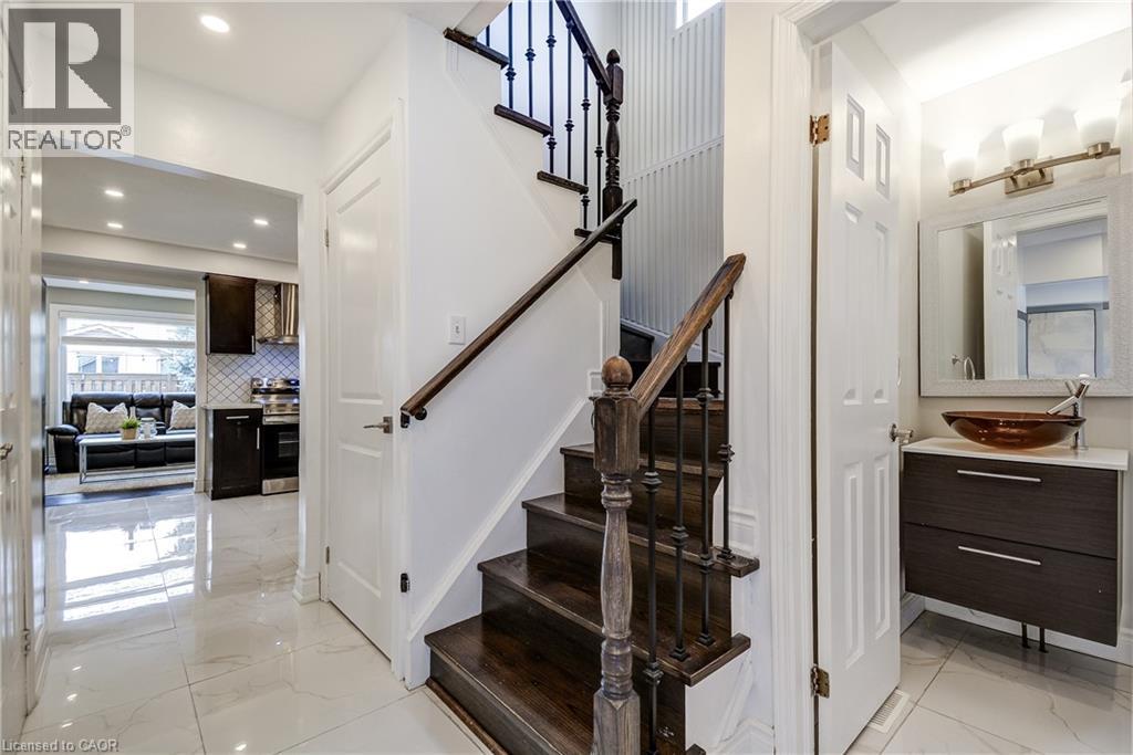 18 Desantis Court, Hamilton, Ontario  L8W 3A9 - Photo 11 - 40812475