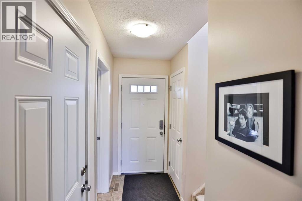 3, 149 Silkstone Road W, Lethbridge, Alberta  T1J 3Y6 - Photo 3 - A2295431