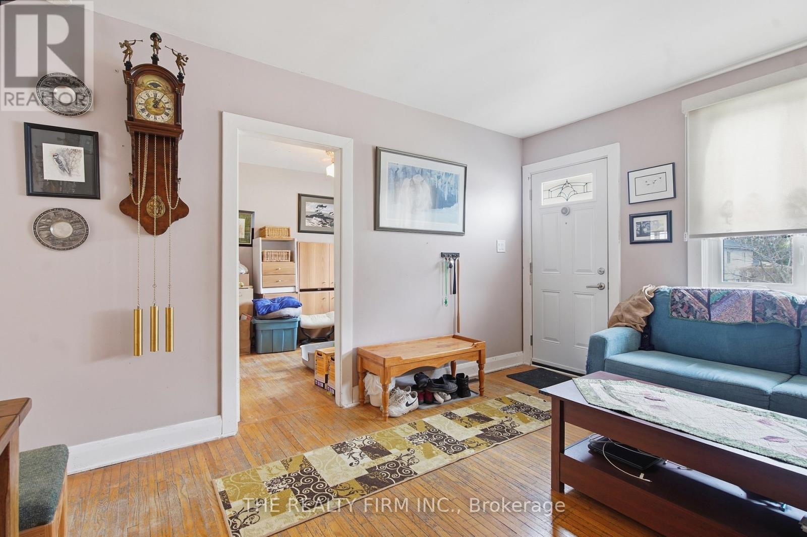 Photo 9 of 34 for 119 Connaught Avenue