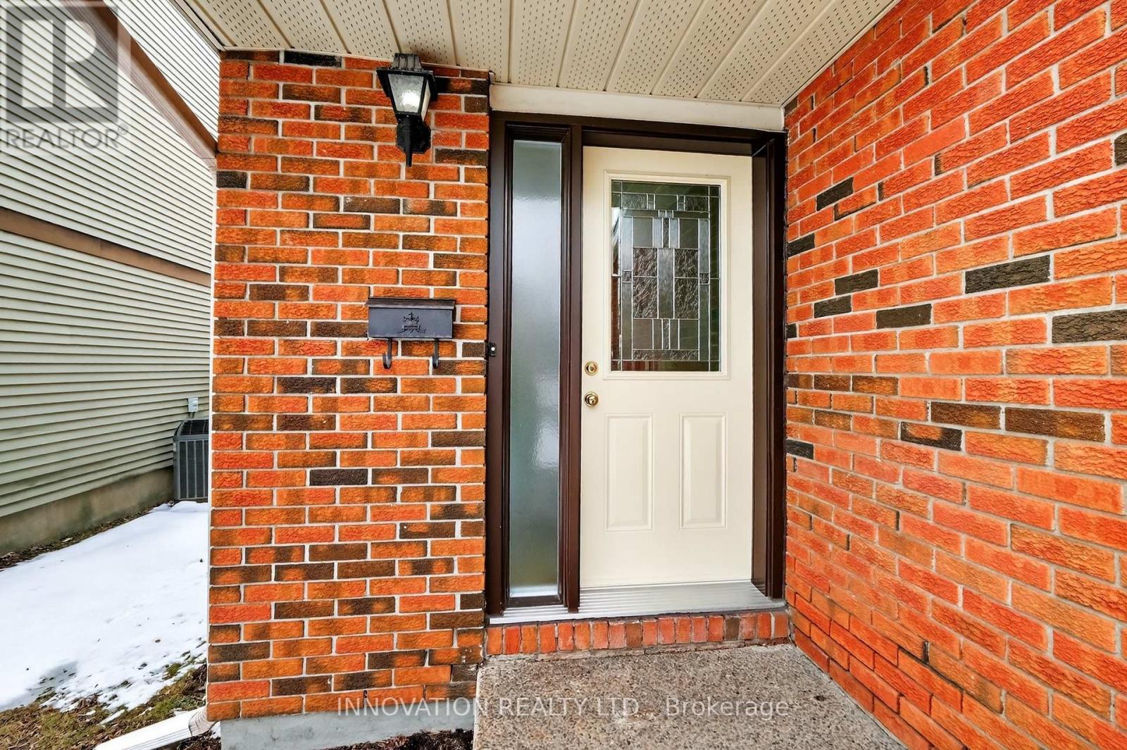 416 Sandhamn Private, Ottawa, Ontario  K1T 2Y9 - Photo 3 - X12922032