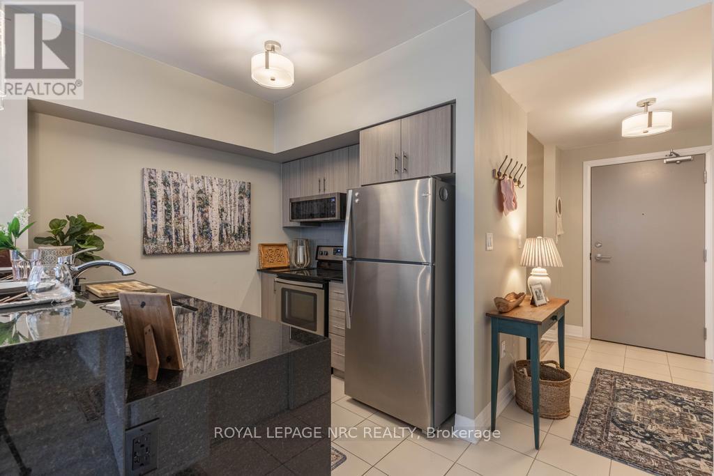 412 - 10 Concord Place, Grimsby, Ontario  L3M 0G6 - Photo 11 - X12922042