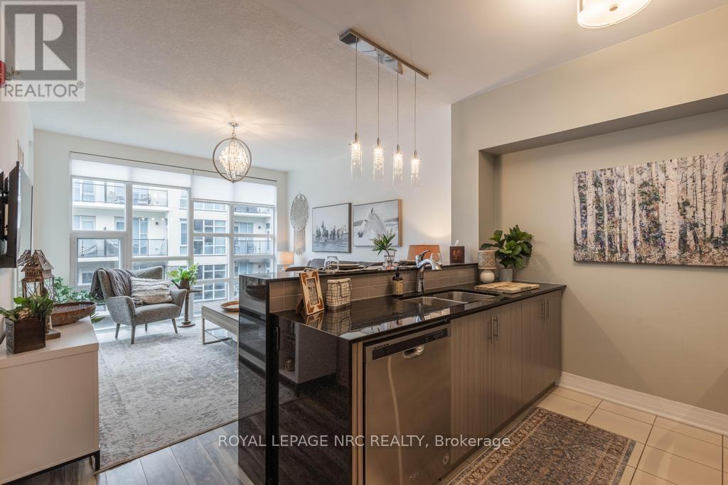 412 - 10 Concord Place, Grimsby, Ontario  L3M 0G6 - Photo 5 - X12922042