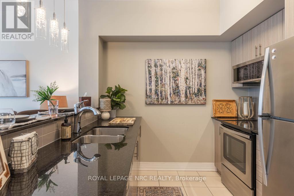 412 - 10 Concord Place, Grimsby, Ontario  L3M 0G6 - Photo 6 - X12922042