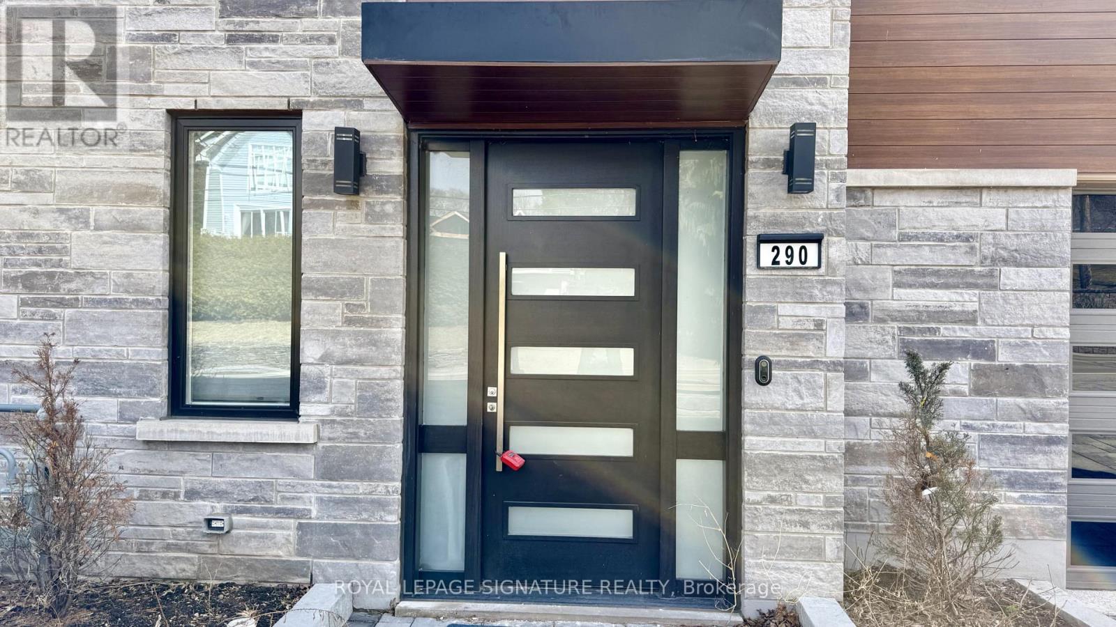 290 North Shore Boulevard E, Burlington, Ontario  L7T 1W9 - Photo 3 - W12776018