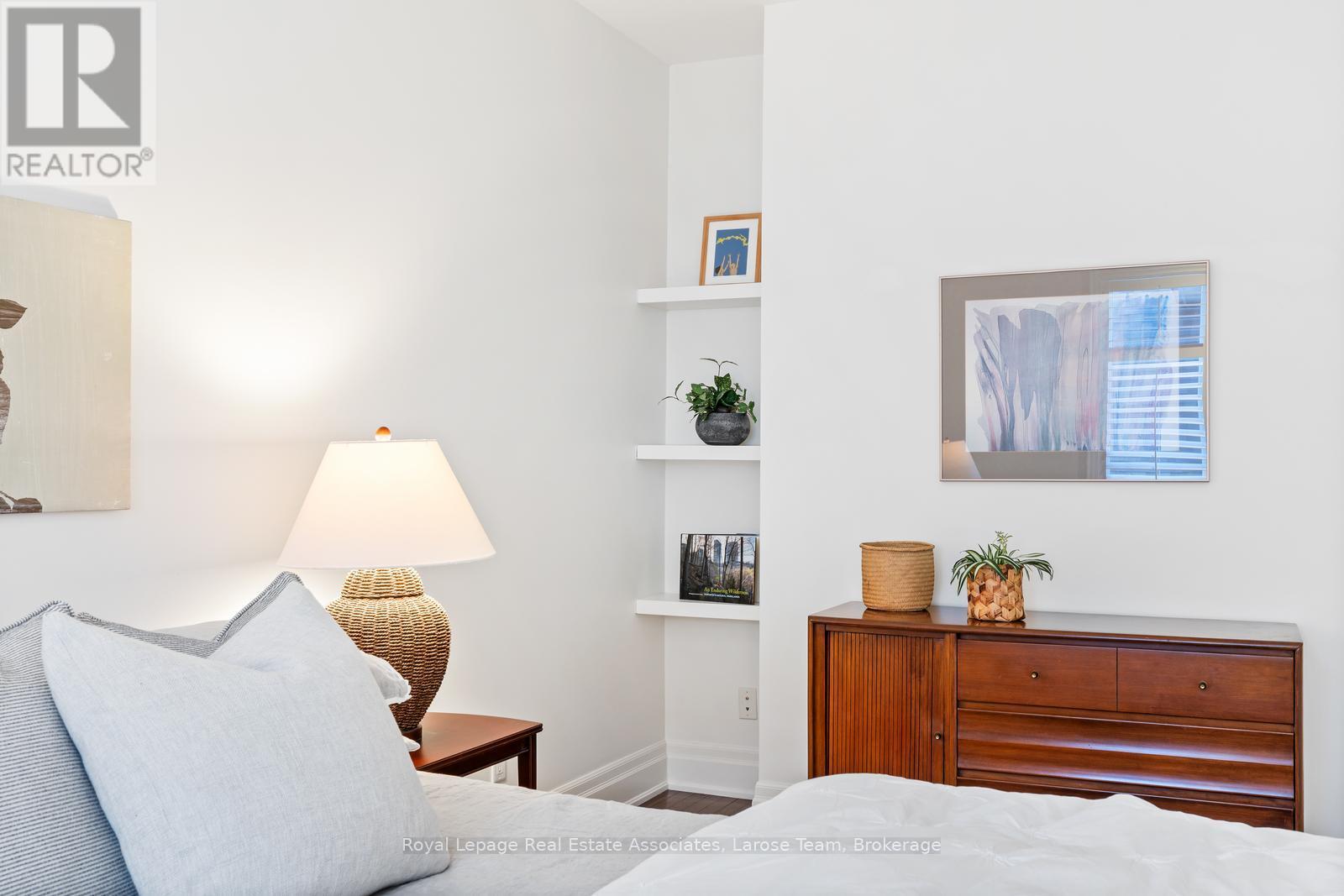 562 Gladwyne Court, Mississauga, Ontario  L5H 4L4 - Photo 29 - W12856138