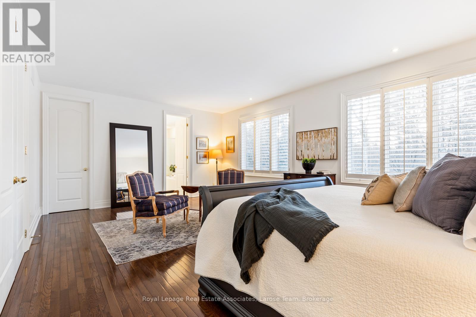 562 Gladwyne Court, Mississauga, Ontario  L5H 4L4 - Photo 24 - W12856138