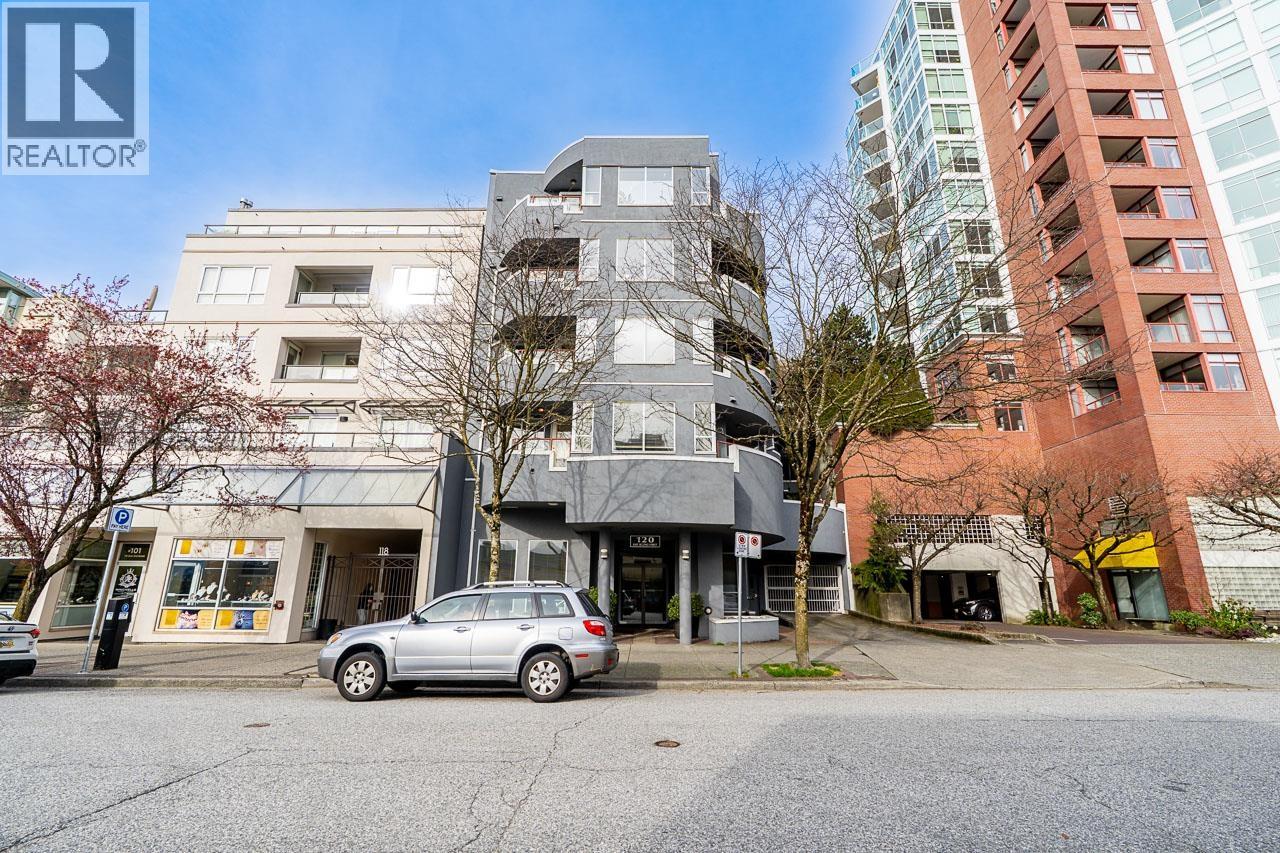 101 120 E 2ND STREET, North Vancouver, British Columbia