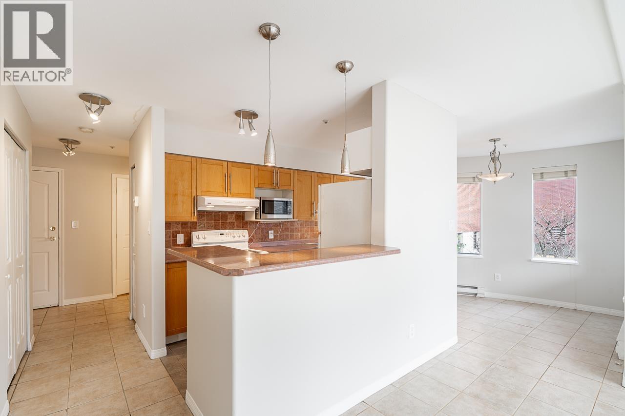 101 120 E 2nd Street, North Vancouver, British Columbia  V7L 1C3 - Photo 13 - R3103839