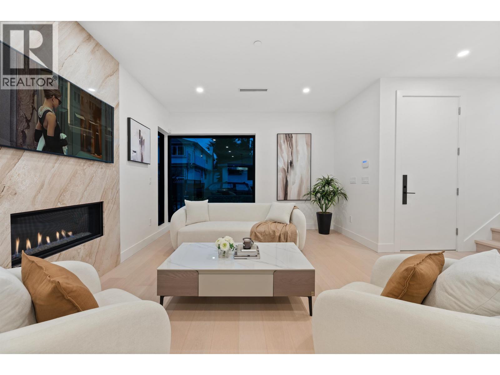 3670 Fleming Street, Vancouver, British Columbia  V5N 3V8 - Photo 6 - R3103840