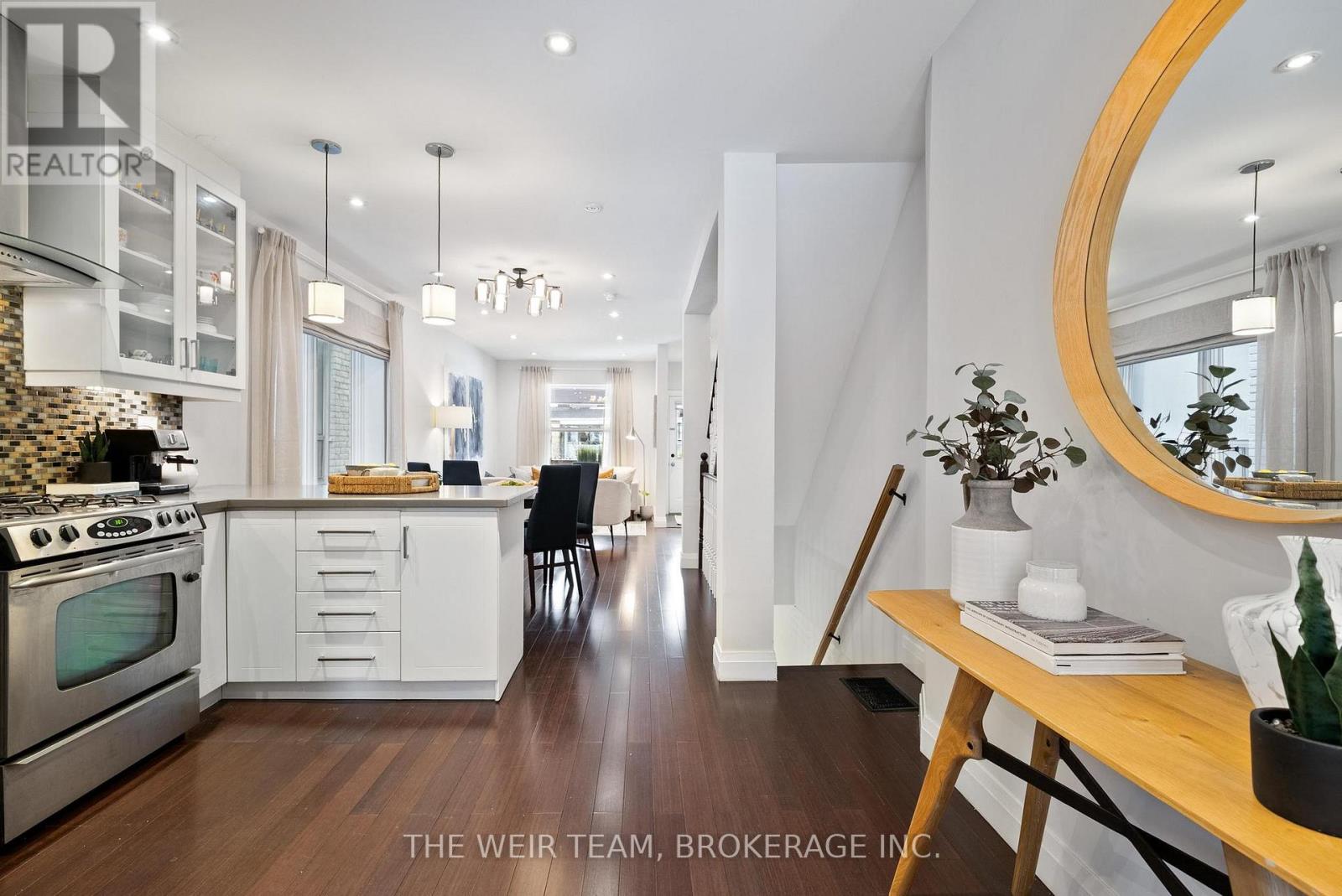 793 Woodbine Avenue, Toronto, Ontario  M4E 2J5 - Photo 6 - E12922022