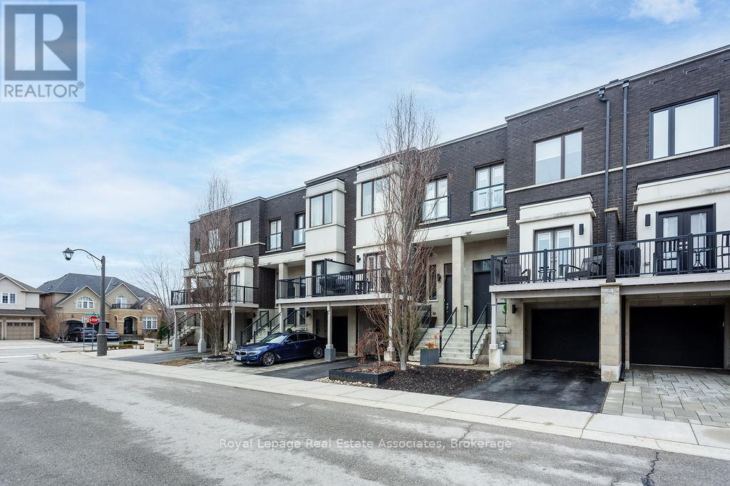 228 VELLWOOD COMMON, Oakville, Ontario