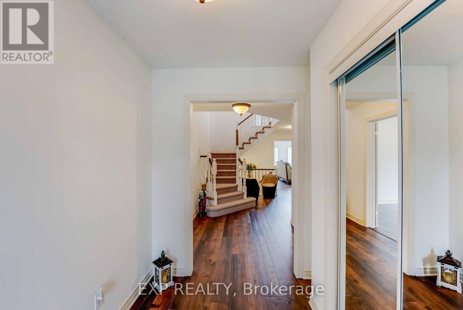 28 Loretta Drive, Niagara-On-The-Lake, Ontario  L0S 1T0 - Photo 2 - X12922034