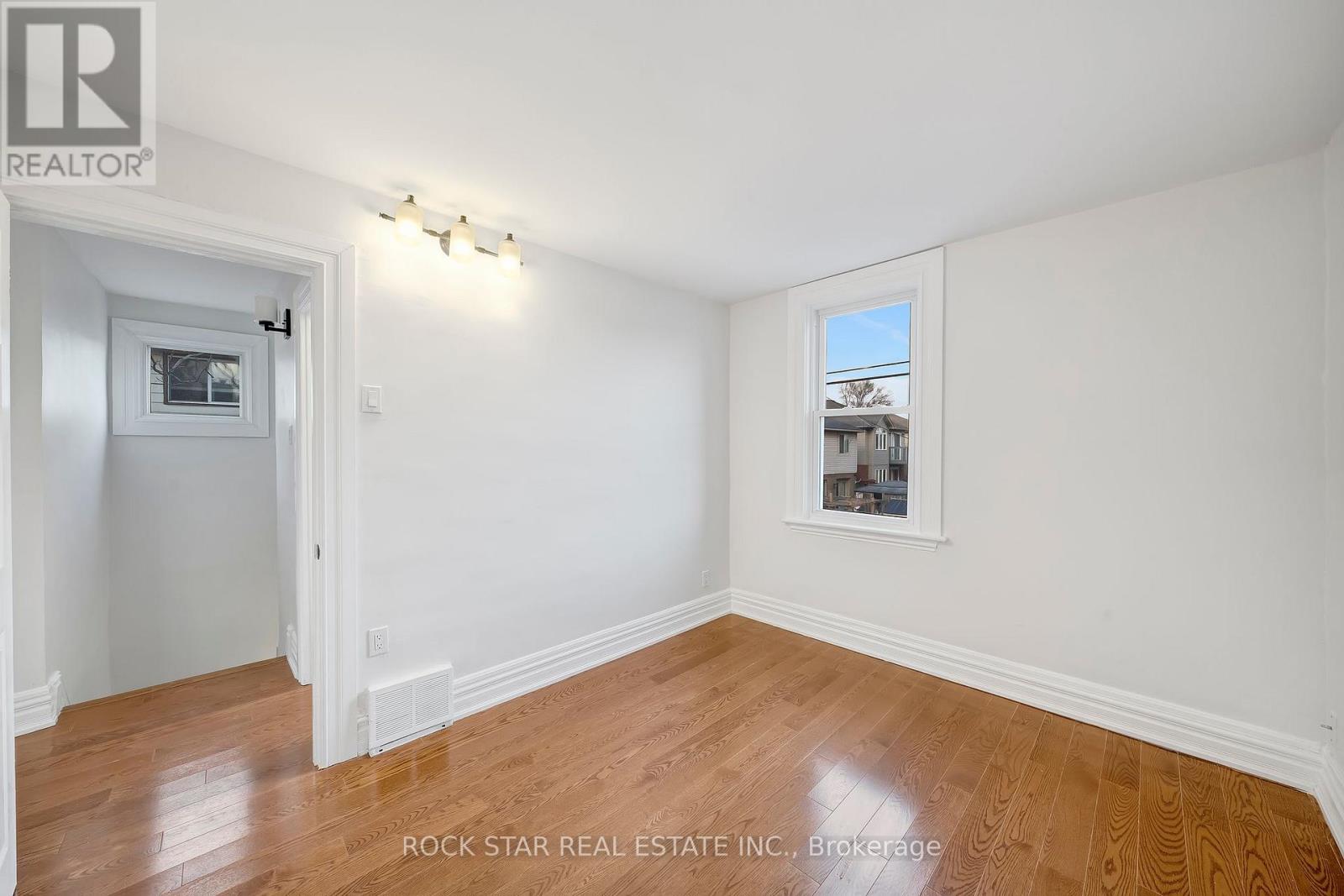 73 Peter Street, Hamilton, Ontario  L8R 1T4 - Photo 17 - X12922040