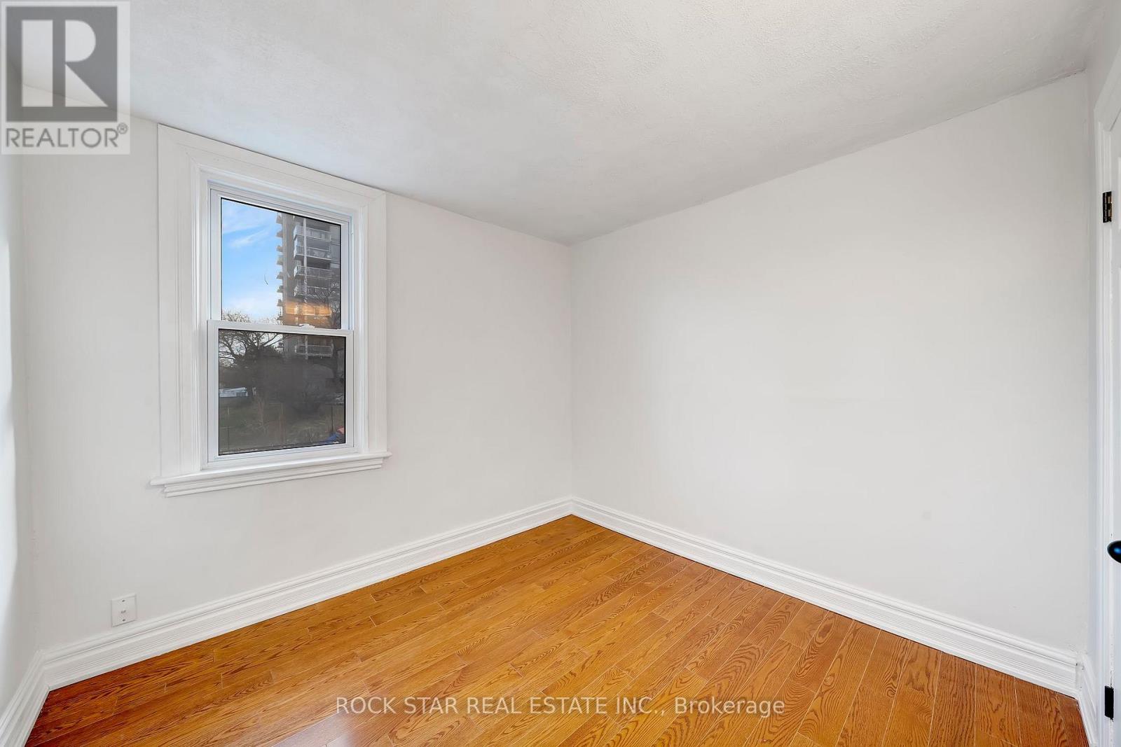 73 Peter Street, Hamilton, Ontario  L8R 1T4 - Photo 18 - X12922040