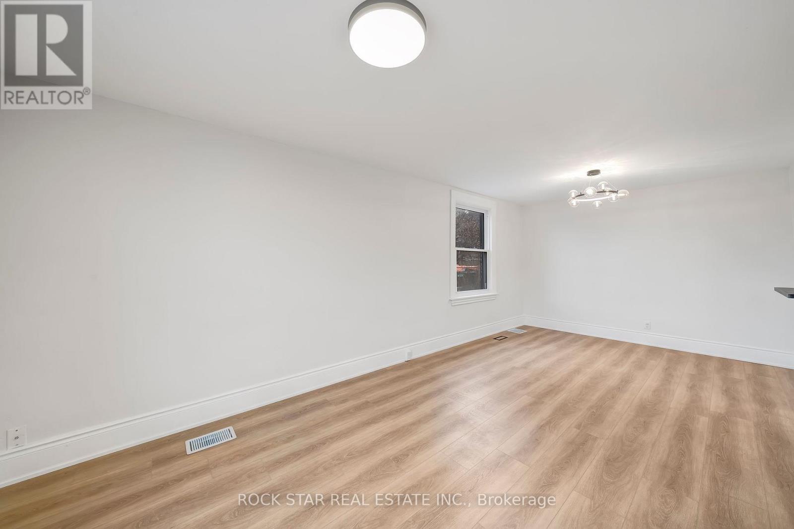 73 Peter Street, Hamilton, Ontario  L8R 1T4 - Photo 6 - X12922040