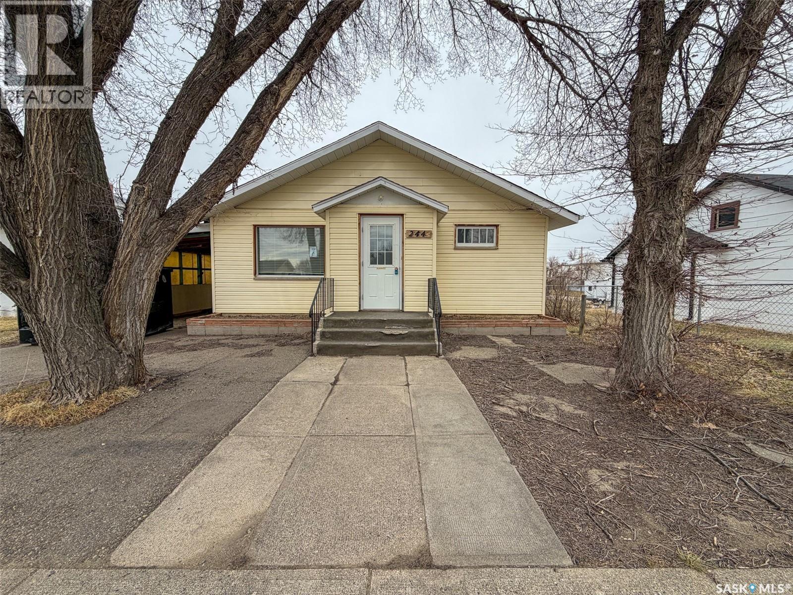 244 Maple STREET, Gull Lake, Saskatchewan