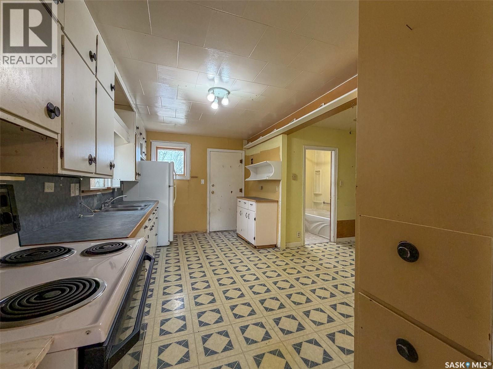 244 Maple Street, Gull Lake, Saskatchewan  S0N 1A0 - Photo 13 - SK031239