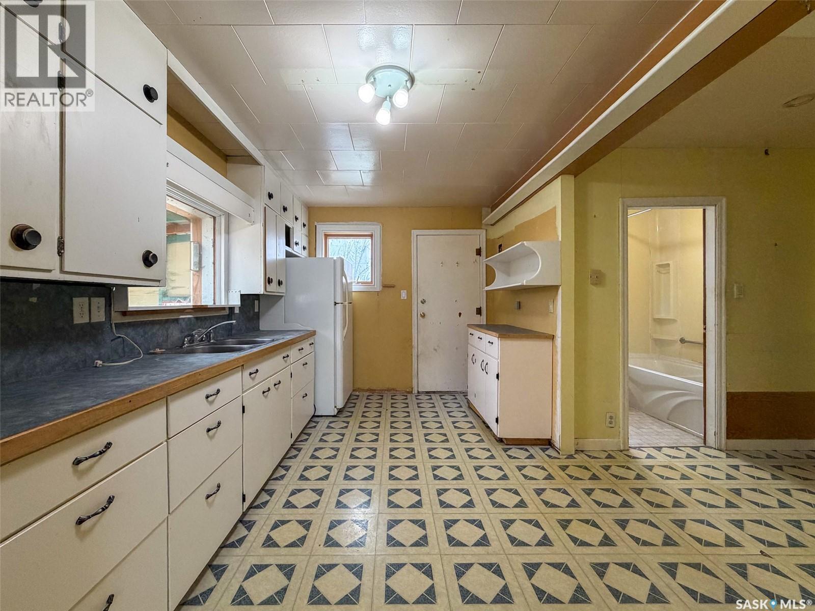 244 Maple Street, Gull Lake, Saskatchewan  S0N 1A0 - Photo 14 - SK031239