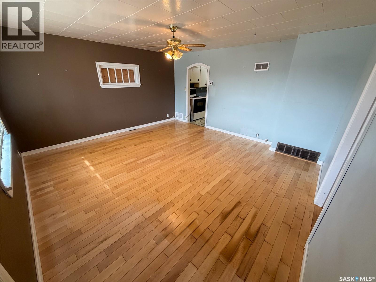 244 Maple Street, Gull Lake, Saskatchewan  S0N 1A0 - Photo 6 - SK031239