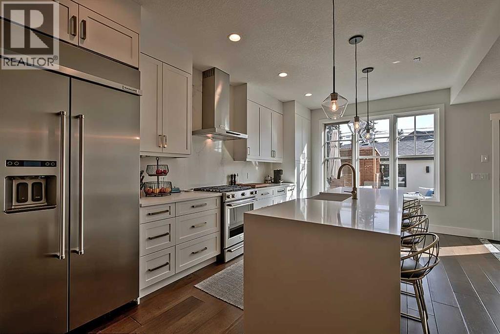 2438 25 Street Sw, Calgary, Alberta  T3E 1X6 - Photo 2 - A2296473