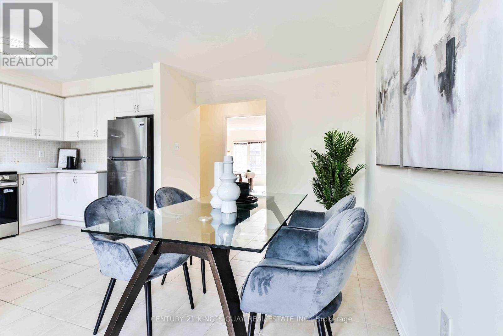 37 Prince Charles Way, Markham, Ontario  L6C 0B4 - Photo 10 - N12849564