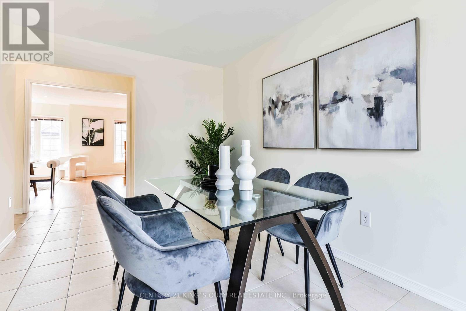 37 Prince Charles Way, Markham, Ontario  L6C 0B4 - Photo 11 - N12849564