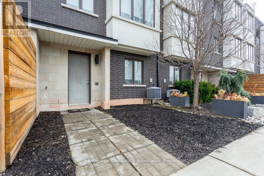 228 Vellwood Common, Oakville, Ontario  L6L 0E8 - Photo 17 - W12921516