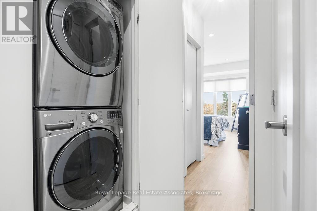 228 Vellwood Common, Oakville, Ontario  L6L 0E8 - Photo 14 - W12921516