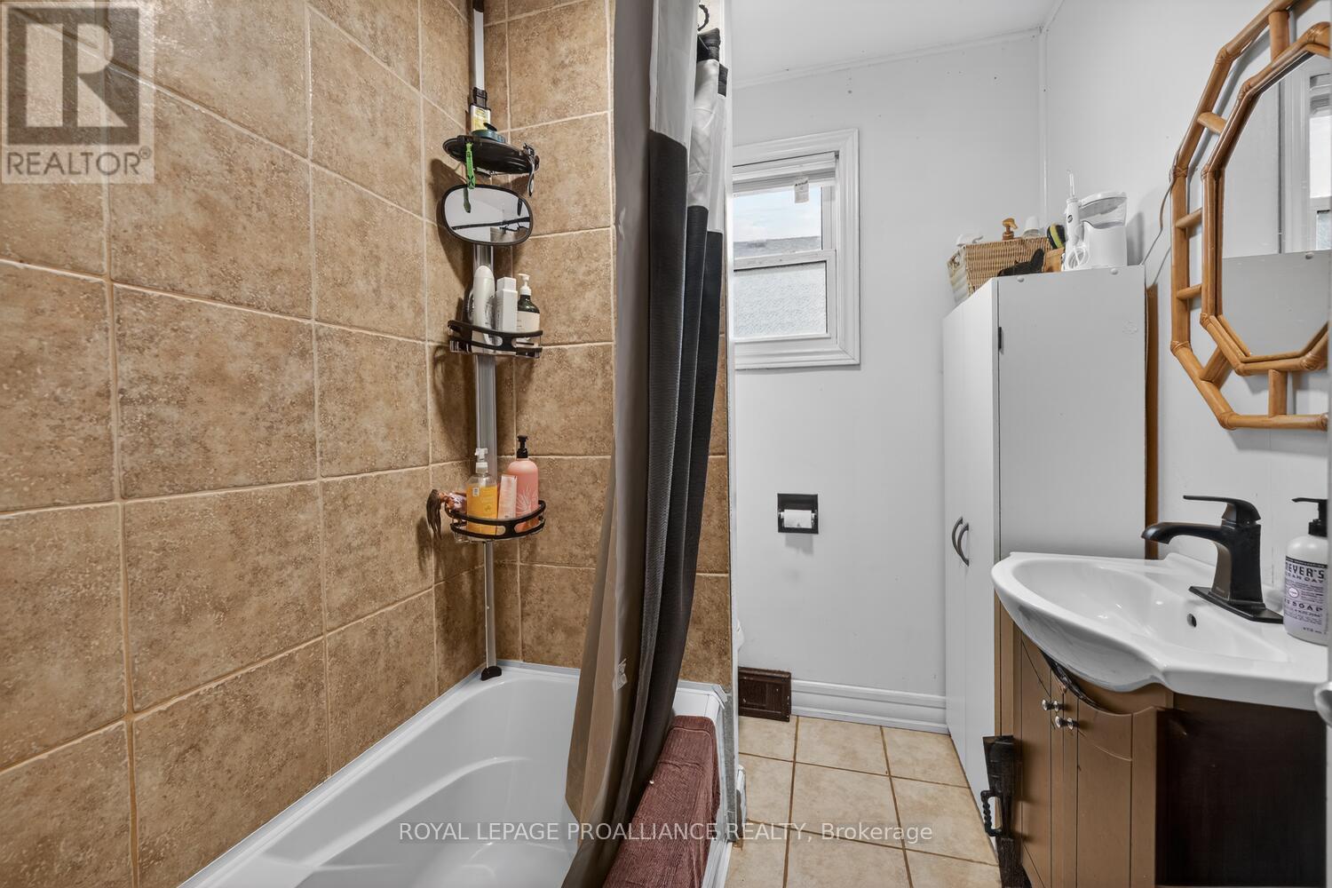 28 Oak Street, Brockville, Ontario  K6V 5R2 - Photo 11 - X12922088