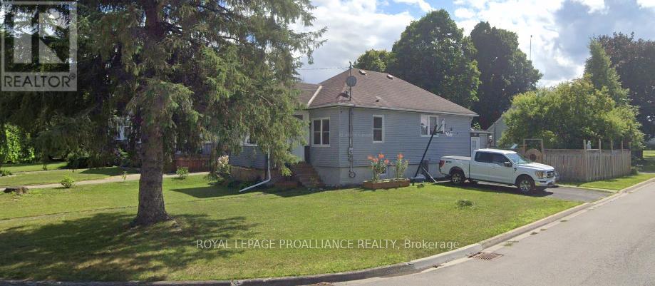 28 Oak Street, Brockville, Ontario  K6V 5R2 - Photo 2 - X12922088