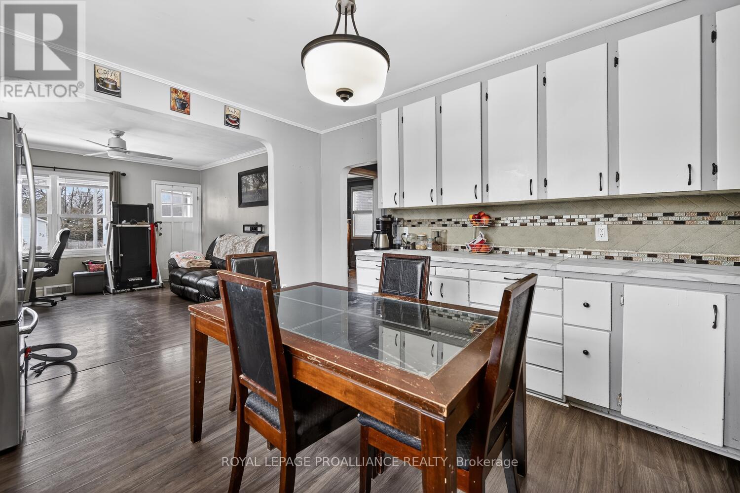 28 Oak Street, Brockville, Ontario  K6V 5R2 - Photo 5 - X12922088