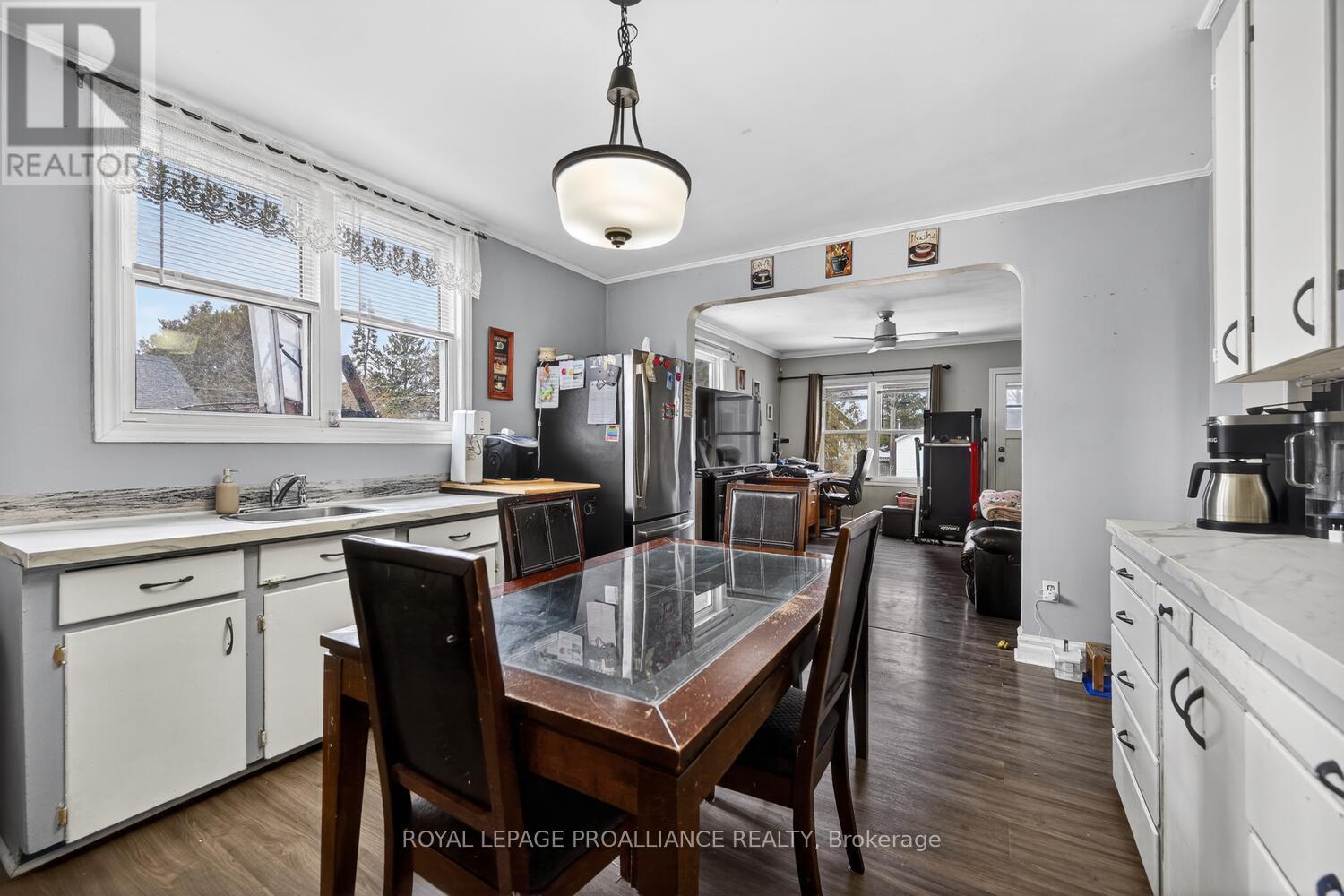 28 Oak Street, Brockville, Ontario  K6V 5R2 - Photo 6 - X12922088