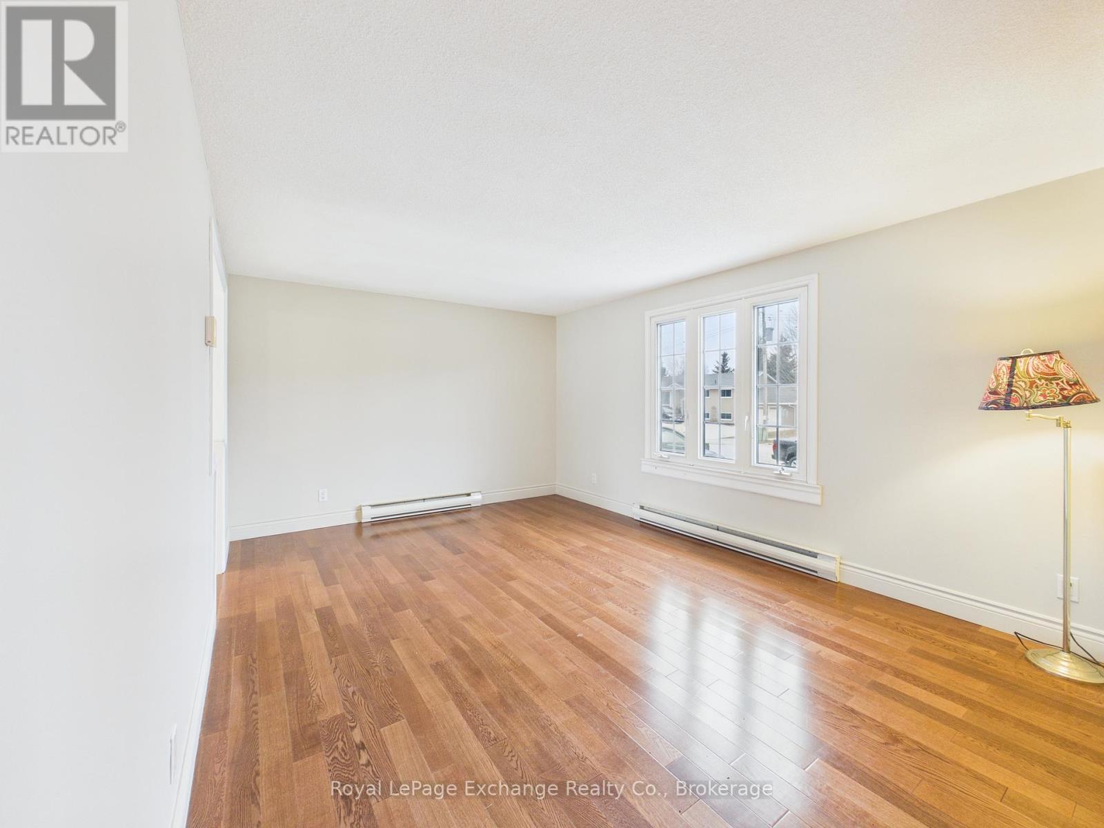 24 Inverness Street N, Kincardine, Ontario  N2Z 1J4 - Photo 3 - X12922066