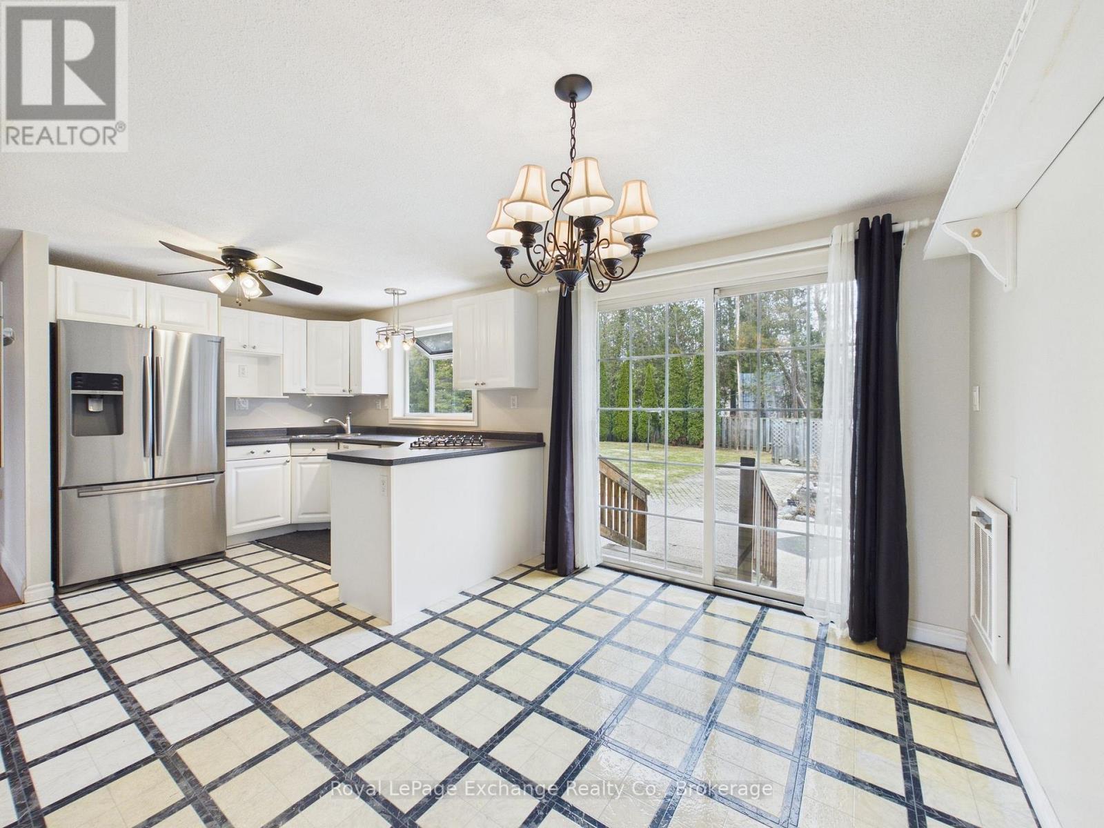 24 Inverness Street N, Kincardine, Ontario  N2Z 1J4 - Photo 7 - X12922066