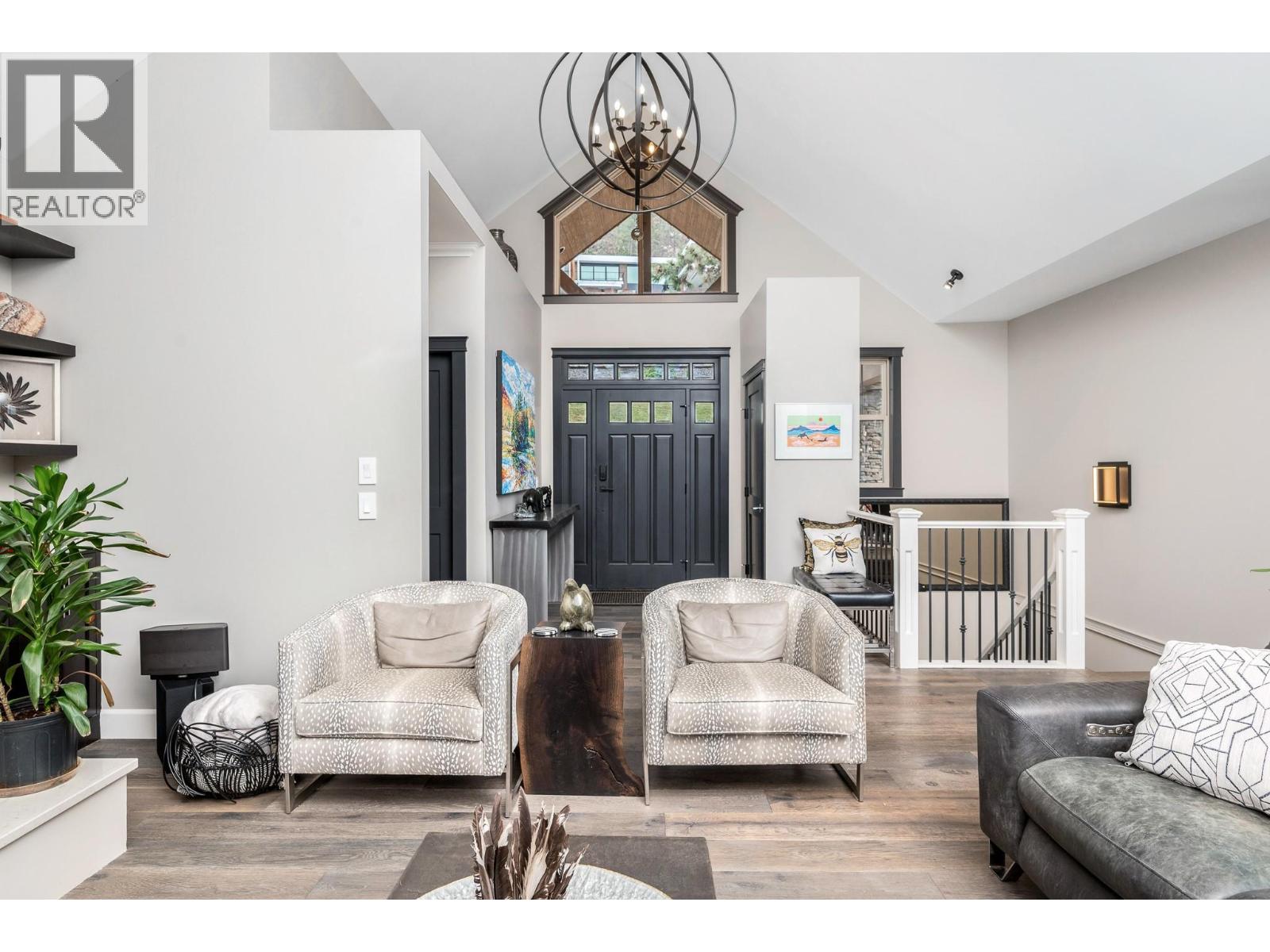 2328 Arthur Court, Kelowna, British Columbia  V1V 2S7 - Photo 6 - 10379057