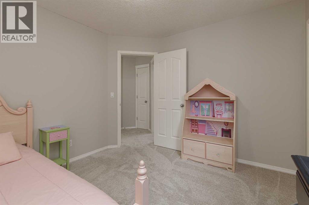 86 Cougarstone Court Sw, Calgary, Alberta  T3H 5R3 - Photo 21 - A2295836